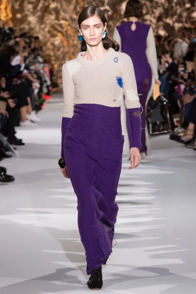 Look 25